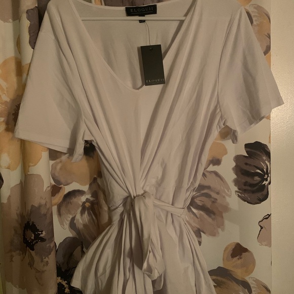 💗 Eloquii crossover tie-waist T-shirt 💗 - Picture 2 of 4